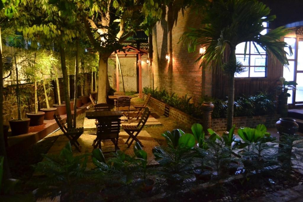 Garden Home Bed And Breakfast Янгон Экстерьер фото
