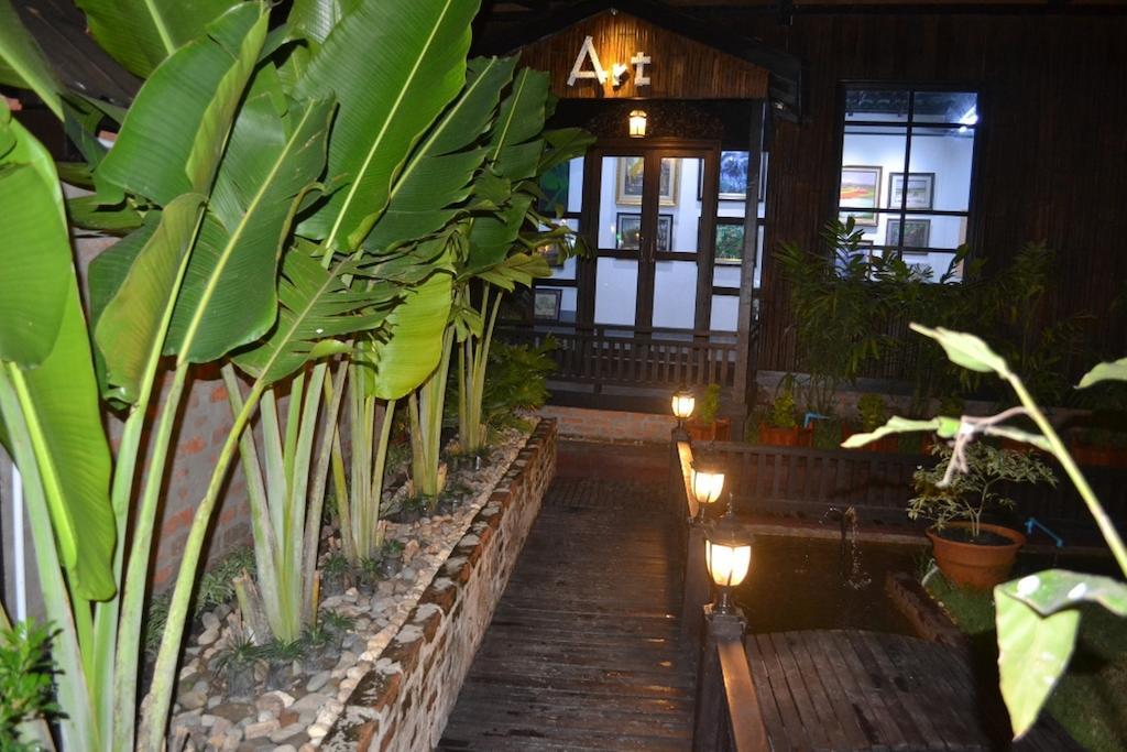 Garden Home Bed And Breakfast Янгон Экстерьер фото