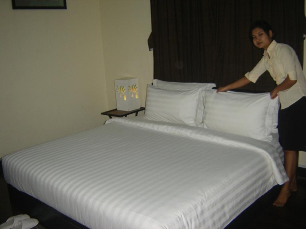 Garden Home Bed And Breakfast Янгон Экстерьер фото